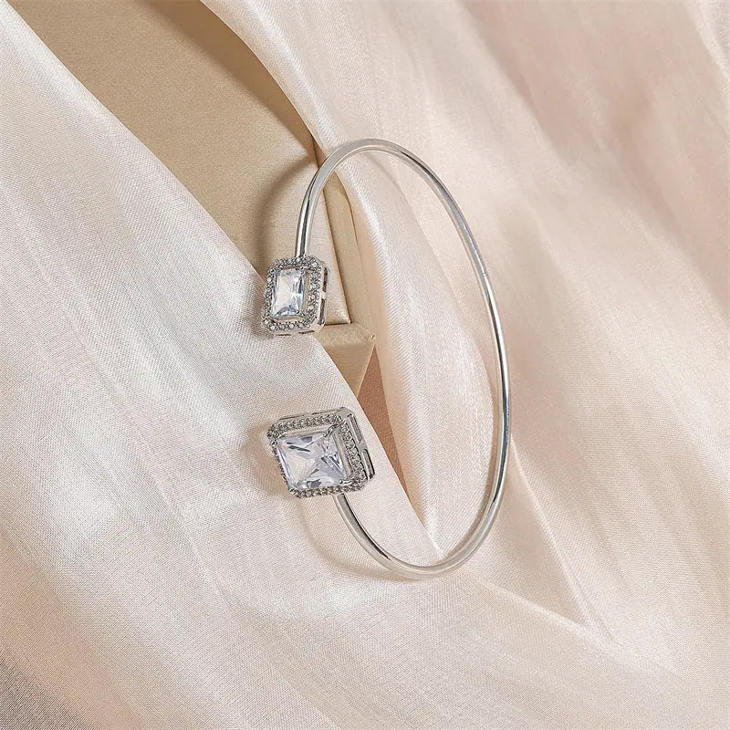 Women's Simple Bracelet Bracelet High-grade Water Drop Inlaid Women's Square Diamond null