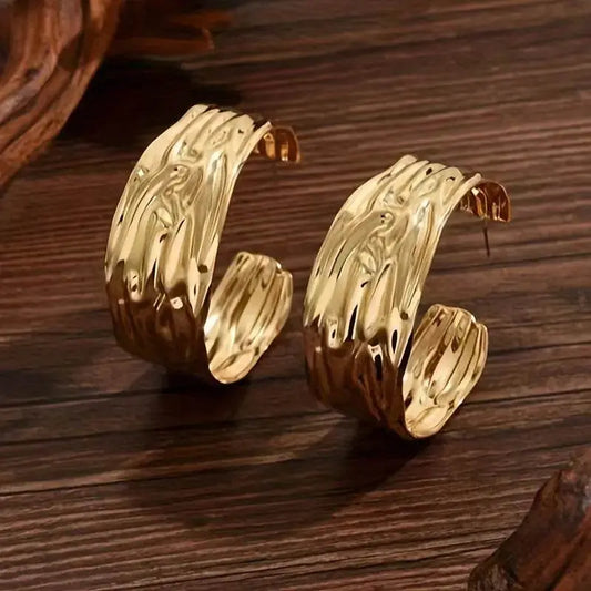 Exaggerated-Metal-Ring-Texture-Earrings Elegancezakoty