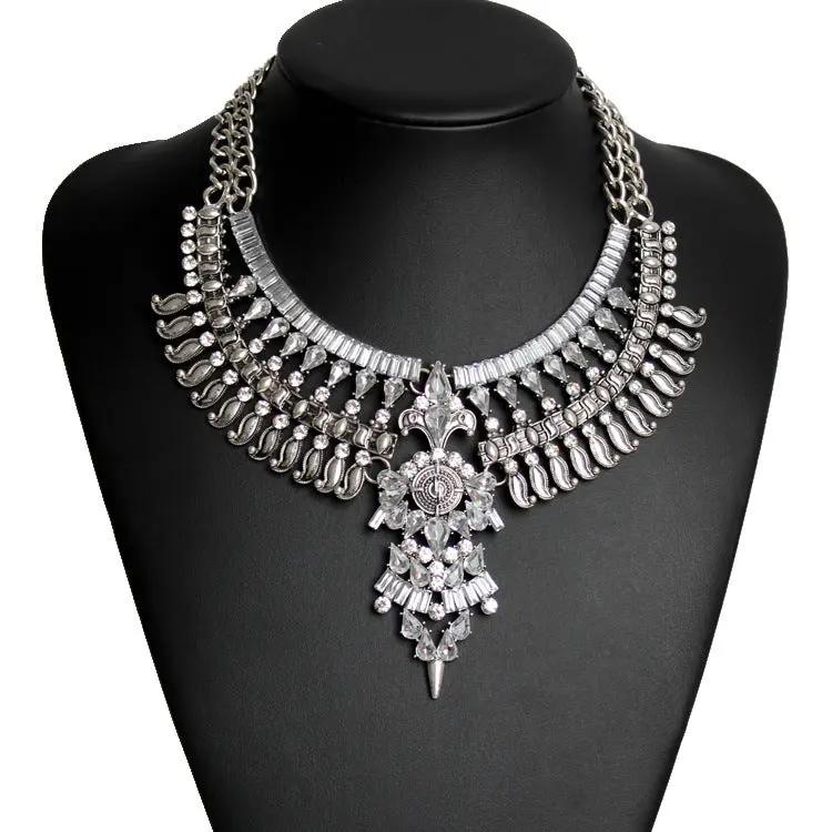 Alloy Diamond Short Necklace Crystal Necklace null