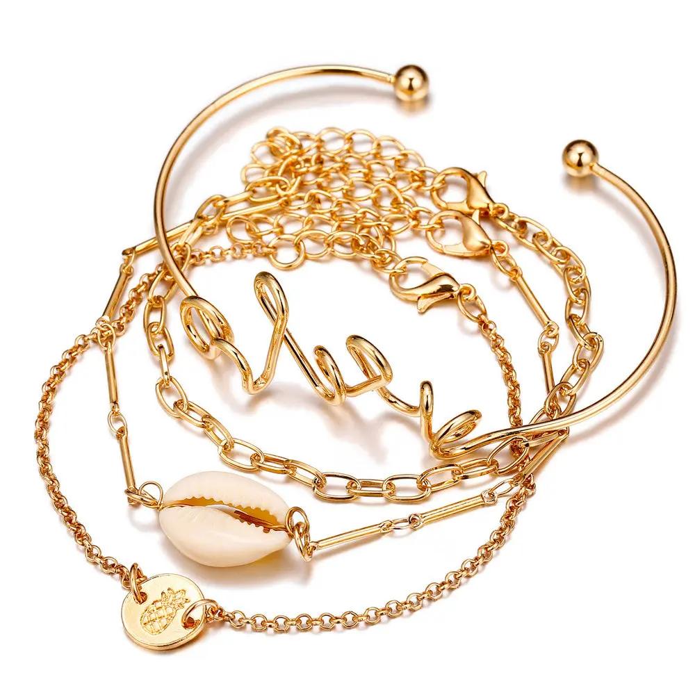 Set of four bracelets and bracelets null